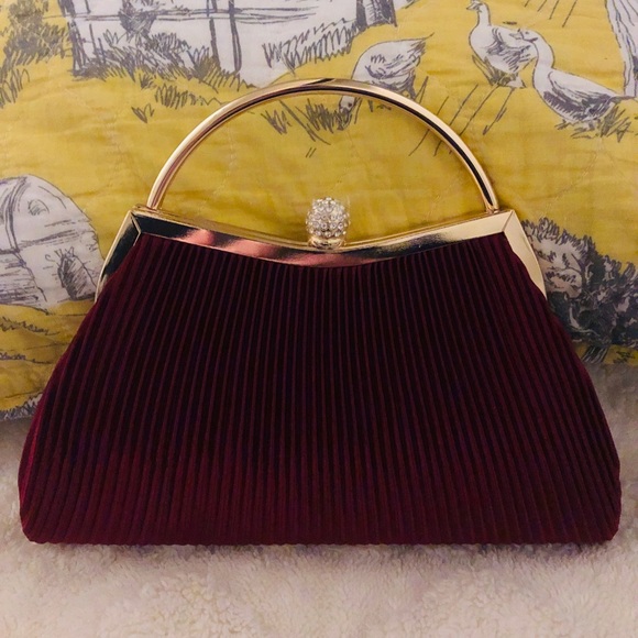 Elegant Burgundy and Gold Evening Purse - Picture 10 of 11
